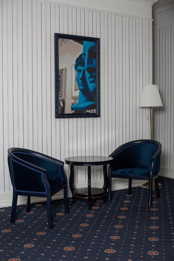 Hotel Aristocrat แชร์นิฟซี ภายนอก รูปภาพ
