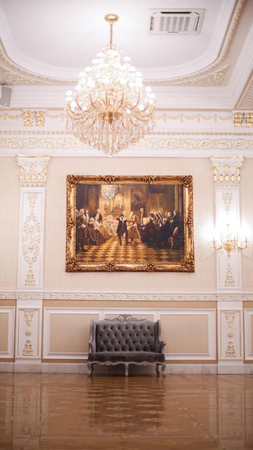 Hotel Aristocrat แชร์นิฟซี ภายนอก รูปภาพ