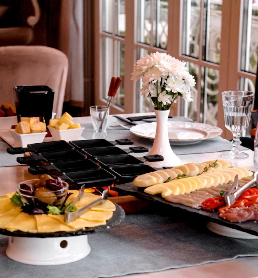 Hotel Aristocrat แชร์นิฟซี ภายนอก รูปภาพ